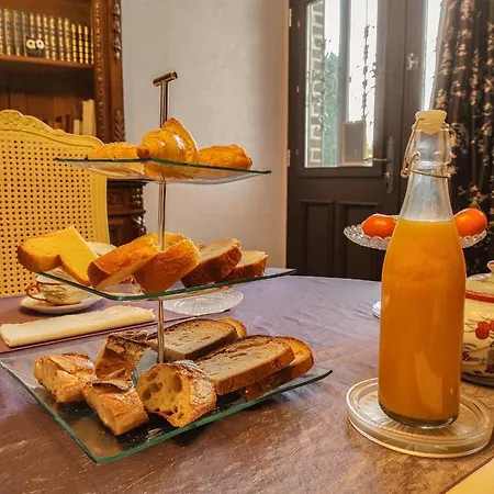 ベッド・アンド・ブレックファスト La D'amis La Costignieres Montgueux
