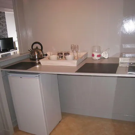 La D'amis La Costignieres B&B