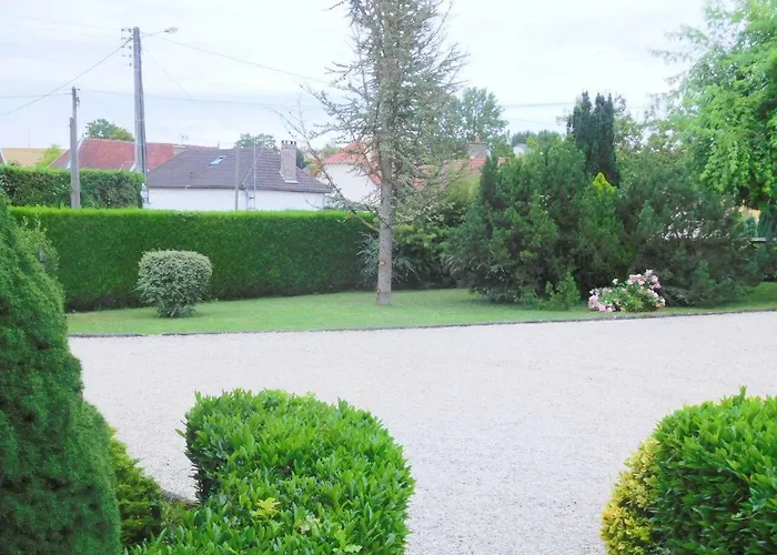 La D'amis La Costignieres Bed & Breakfast